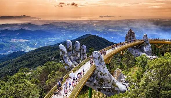 Golden Bridge 黃金佛手橋
