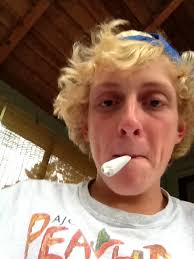 derek salmon (@inevabeenhigh)