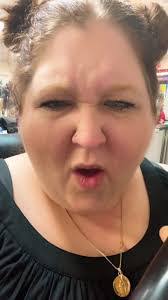 Holly Grubbs's Instagram, Twitter & Facebook