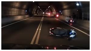 Jun 04, 2021 · 【沙田車禍】車cam曝光校巴急速向前衝 傷者涉浸信會沙田圍呂明才小學學生 15:01 2021/06/04 【交通意外】沙田交通意外校巴鏟上單車徑釀24傷 警將以危險駕駛拘校巴司機【附影片】 C3xi1kw Takzhm