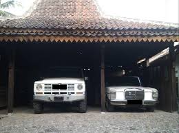 Paralayang gunung banyak yang berlokasi di sebelah barat kota batu jawa timur ini diresmikan oleh marsenal tni hanafie asnan (saat itu menjabat sebagai ketua umum federasi aero sport indonesia). Main Main Ke Joglo Jeep Museum Mini Kendaraan Klasik Bernuansa Jawa Bagian 3 Mobimoto Com