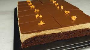 Patrate, dreptunghiuri, romburi… este cea mai pufoasa negresa, cu un gust minunat, nu e inecacioasa si se va las si reteta video, sa vedeti cat de repede si de usor se face si cat de pufoasa si de moale este. Prajitura Cu Lapte Si Caramel Este Bine Insiropata Si Foarte Delicioasa Bucataria Noastra