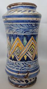 Dsc01172 Need More Info On This Piece Vaso Antico Arte Rinascimentale Maiolica