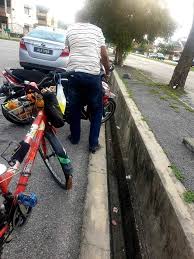Check spelling or type a new query. Terkejut Tengok Anak Tiada Dalam Kereta Bila Diperiksa Ada Dalam Longkang