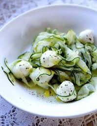 Salade Healthy Salade De Courgettes Crues 20 Salades Healthy Pour Etre En Forme Tout L Ete Elle A Table