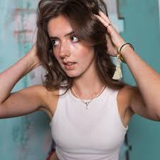 Hi! I'm Amelia and I am an OCM this year ⭐️ I am in second year Law and  French (red flag, I know) My aesthetic completely depends