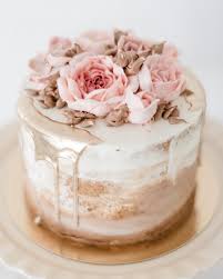 Luisa On Instagram Zuckerbluten Sind Fast Noch Besser Als Echte Denn Schliessli Elegant Birthday Cakes Hubsche Geburtstagskuchen Geburtstagskuchen Fur Manner