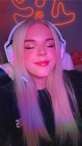 Hi friends! Live tonight continuing an older horror game, Cry of Fear. If  you've played before I could use your help! lol. Also going to play some  BO6 after, come say hello🌭💖