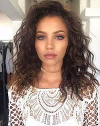 31 Super Ideas For Hairstyles For Medium Length Hair Curly Perms Long Hair Perm Natural Waves Hair Shoulder Length Curly Hair