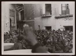 Belchite Zaragoza Fotografia 1936 1938 Soldados En La Plaza Saludando Brazo En Alto Al Generalisimo Zaragoza Fotos Historicas Fotografia