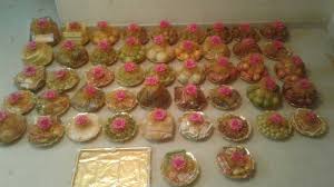 Creating a special type of christmas table decoration is a great way to welcome guests into your home. Seer Varisai Plates Thattu Decoration In Chennai Kalyana Seemantham Varisai Thattu Decorations Enggement Event At Grt Grand Hotel T Nagar