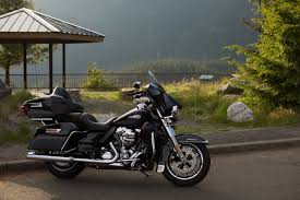 The main difference between this model and its siblings is a total lack of infotainment. Gebrauchte Und Neue Harley Davidson Electra Glide Ultra Classic Flhtcu Motorrader Kaufen