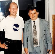 Z torebką za krocie kręciła się przy. Bartosz Kicki Pa Twitter Skladam Donos Na Samego Siebie Sprzed Cwierci Wieku Wtedy Pis Nazywalo Sie Pc A Aleksander Kwasniewski Dopiero Startowal W Pierwszej Kampanii Prezydenckiej Https T Co Shehdfnd6m