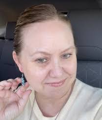 Audrey Groom's Instagram, Twitter & Facebook