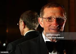 Peter and Leisa Moore arrive for the 2010 Australian Football Hall of...  News Photo
