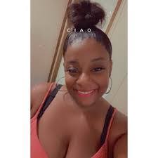 Heather Denbow's Instagram, Twitter & Facebook