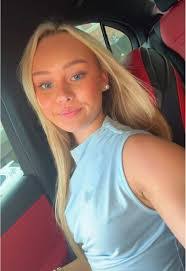 Olivia Layton's Instagram, Twitter & Facebook