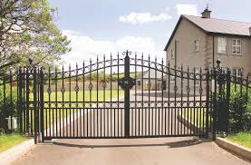 Free shipping on orders over $25 shipped by amazon. Bespoke Iron Pillars Complimenting The Driveway Entrance Of The Gates And Railings