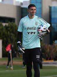 La selección argentina tiene en emiliano martínez un gran arquero de cara a las próximas los números de emiliano martínez. Emiliano Martinez Seleccion Argentina