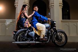 Simply put, it can be an engagement shoot or just a fun love story, documenting your your shoot can be of a classic style (think central park or by the brooklyn bridge), or we can go quite modern, such as setting the shoot in high line. Pre Wedding Photo Shoot At Hyderabad