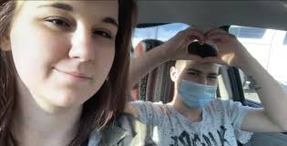 Can yall fix the ceiling in this photo