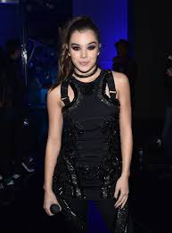 The 2016 iheartradio music awards was the third music award show presented by iheartmedia's platform iheartradio and was televised live on tbs, tnt and trutv. Hailee Steinfeld 2016 Iheartradio Music Festival At T Mobile Arena In Las Vegas September 24 2016 Celebmafia