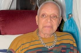 Nat Horne GoFundMe raises over $34,000 as community rallies behind Broadway  icon at the risk of losing home