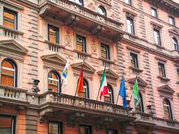 The hotel features a spa, gym and turkish bath. Best Western Plus Hotel Universo In Rom Sonnenklar Tv