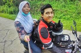 Foto artis dimas beck cowok ganteng. Bangga Cintai Cewek Jelek Cowok Ganteng Ini Bikin Netter Nangis