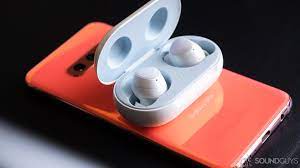 Obviously when you use the buds with a samsung, you have features like equalizer, find your buds and reading notifications. Samsung Galaxy Buds Vs Apple Airpods 2019 Soundguys