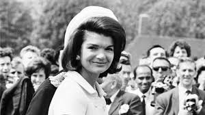 After kennedy's death, she married greek shipping magnate aristotle. Jackie Kennedy Onassis Starportrat News Bilder Gala De