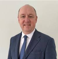 1100+ perfiles de «Uzzell»