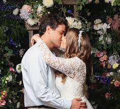 So, digital artist and irwin family fan, debb oliver, painted a unique gift to afford bindi irwin a heartwarming moment and memento commemorating the day. Bindi Irwin Shared A Photo From Wedding To Chandler Powell
