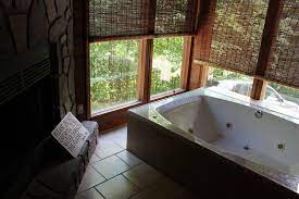 410 likes · 19 talking about this · 107 were here. Humming Bear Cabins Stay Above The Clouds Has Central Heating And Air Conditioning Updated 2021 Tripadvisor Cosby Vacation Rental