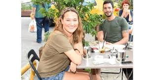 Gupse özay ve barış arduç 'un aileleri bu düğünde tanıştı magazin burada'ya abone ol , her şeyden haberdar ol !!! Gupse Ozay Barii Arduc Askinda Bomba Gelisme Genc Sevgililer Nerede Goruntulendi Haberi