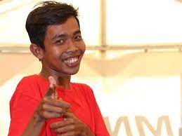 Dede sunandar atau yang biasa dikenal dengan dede cungkring (lahir di ciamis, 19 september 1990; 5 Fakta Penyakit Langka Yang Diderita Anak Dede Sunandar Showbiz Liputan6 Com