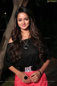 She made her debut in 2012 in b. Picture Of Shanvi Srivastava