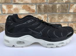 While these two orange pairs don't call out any part of british culture besides donning the union jack on the tongue with a proud 'made in england' branding, for those that missed out on concepts' luxury … nike jogging. Ryadko She Go Napravya Markirajte Nike Tn Arctic Orange Extrememarine Slo Com
