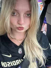 Rising junior seeking 2 roommates at the cottages