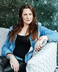 Floor jansen kondigt concert nummer zes aan: Floor Jansen On Twitter A Great Photo By Esmee Franken Photography For My Interview With Flaironline Stay Safe Everyone