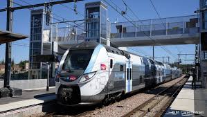 Book your tickets at the best price! Le Regio 2n Arrive Sur Le Rer D Rail Passion