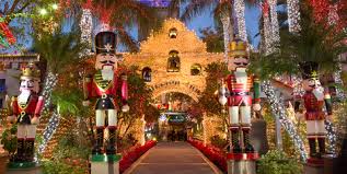 How to best decorate with your house with christmas lights. Best Christmas Light Displays In The Country Pretty Holiday Light Shows In America