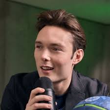 Garrett Erickson (@garrerickson)