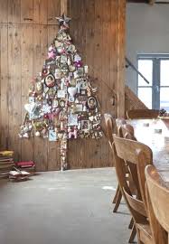 Nella lista seguente troverai diverse varianti di albero natale stilizzato e recensioni lasciate dalle persone che lo hanno acquistatole varianti sono disposte per popolarita dal piu popolare a quello meno popolare. Alberi Di Natale Fai Da Te Da Parete Per Piccoli Spazi La Figurina