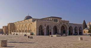 It is known as the first qibla of muslims—the direction toward which muslims face to offer their salat—as well as the third holiest site in islam. Al Aqsa Moschee Wikipedia
