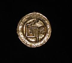 Pirates aztec gold coin add to favorites click to zoom awesomegiftshop 2,798 sales | 5 out of 5 stars. Pirates Of The Caribbean The Curse Of The Black Pearl 2003 Cursed Aztec Gold Coin