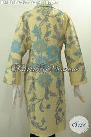 Karena banyaknya model baju atasan pesta yang ditawarkan diberbagai toko dan butik. Baju Batik Wanita Dewasa Model Kerah Safari Busana Batik Elegan Dan Modis Motif Bunga Proses Printing Berpadu Warna Pagi Sore Yang Bikin Wanita Terlihat Mempesona Dr4885p Xl Toko Batik Online 2021