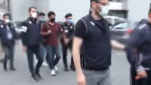 Bursa'da dayısına ait bir kumaşçı dükkanında çalışmıştır. Tahk5 Tc Bqbbm