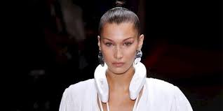 Sebelumnya, the weeknd dan super model, bella hadid, ini berpisah pada november 2016 setelah berpacaran hampir 2 tahun. Kencan Mesra Bella Hadid The Weeknd Dandan Kompak Kapanlagi Com