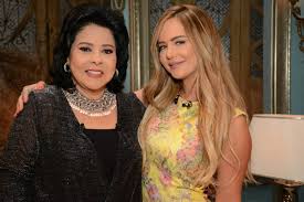 هذا المقال يتضمن أسماءً أعجمية تتطلب حروفاً إضافية (پ چ ژ گ ڤ ڠ).لمطالعة نسخة مبسطة، بدون حروف إضافية. Ù„Ù‚Ø·Ø§Øª Ù…Ù† Ø­ÙŠØ§Ø© ØµØ§Ø­Ø¨Ø© Ø§Ù„Ø³Ø¹Ø§Ø¯Ø© Ø§Ù„ØªÙŠ ØªÙ…ØªÙ„Ùƒ Ø·Ø§Ø¦Ø±Ø© Ø®Ø§ØµØ©